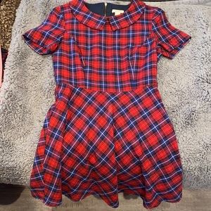 Plaid dress with collar